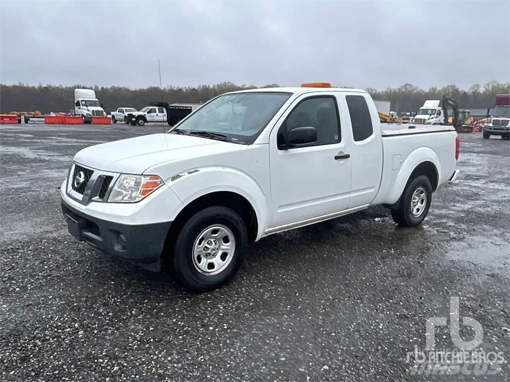 Nissan FRONTIER Pikaplar