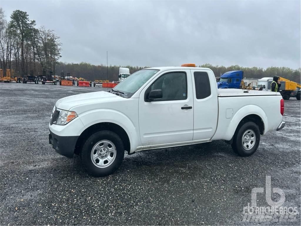 Nissan FRONTIER Pikaplar