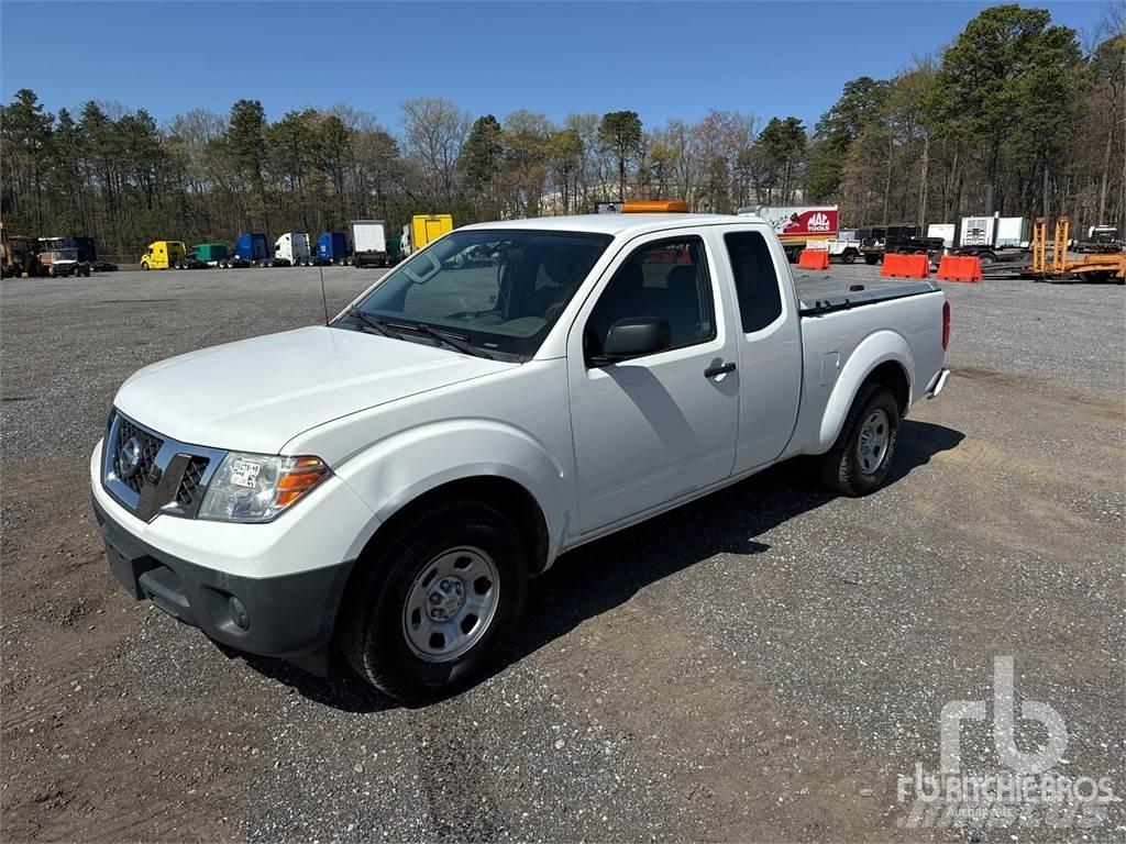 Nissan FRONTIER Pikaplar