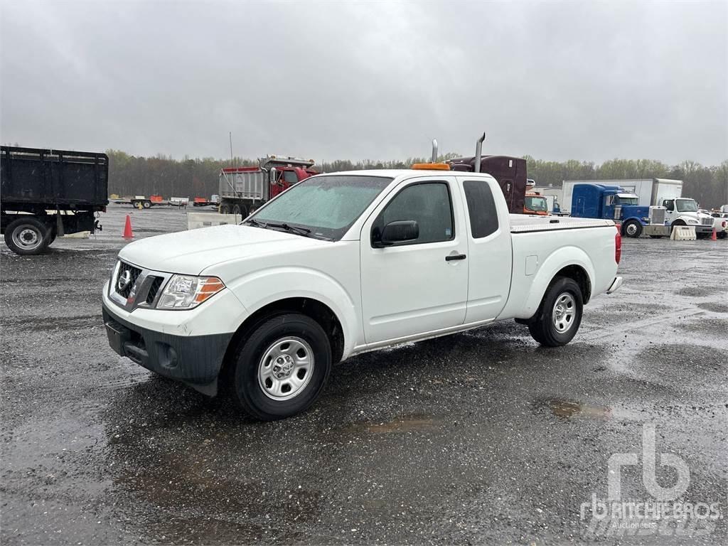 Nissan FRONTIER Pikaplar
