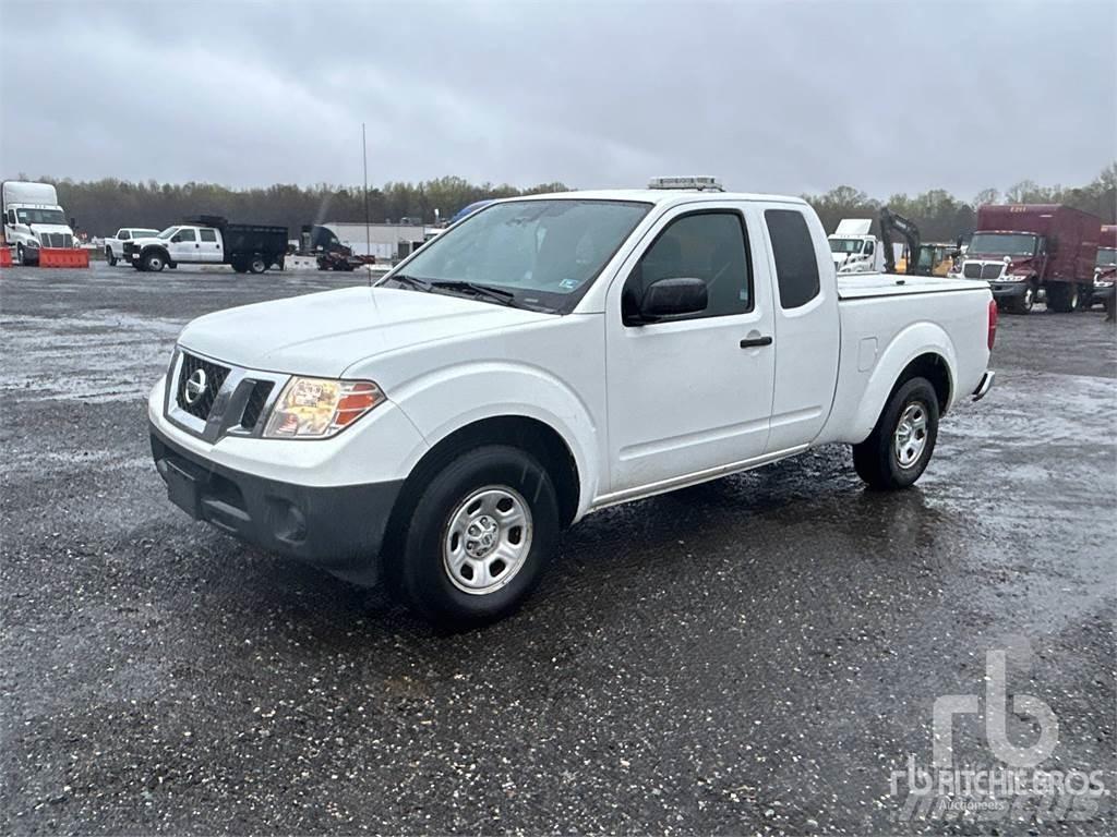 Nissan FRONTIER Pikaplar