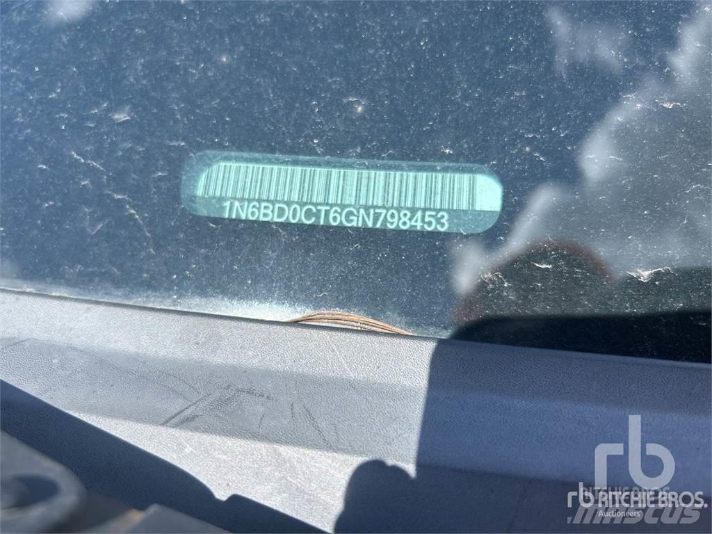 Nissan FRONTIER Pikaplar