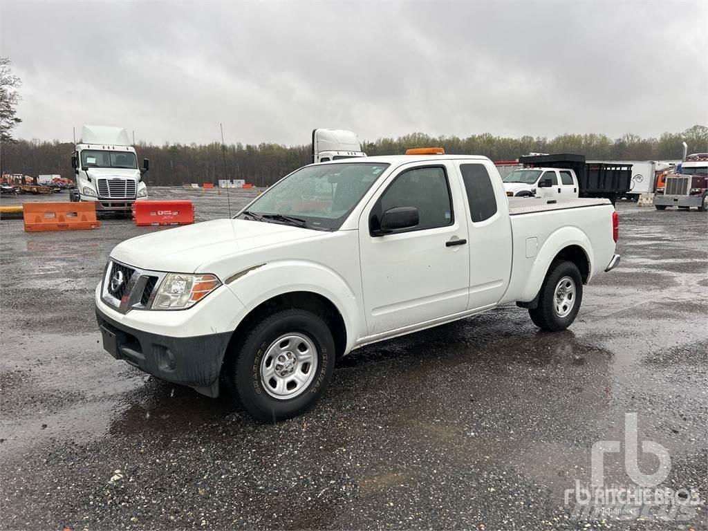 Nissan FRONTIER Pikaplar