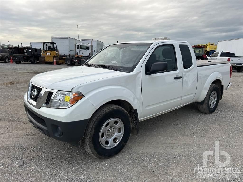 Nissan FRONTIER Pikaplar