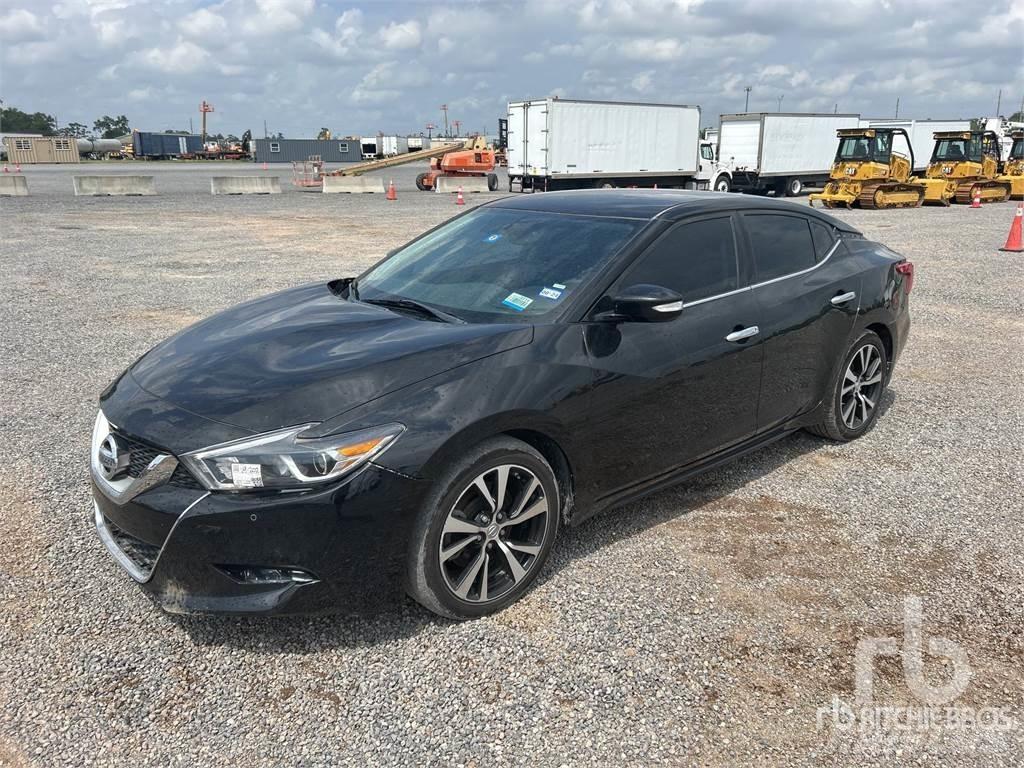 Nissan MAXIMA Otomobiller
