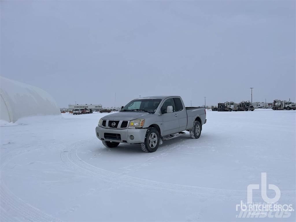Nissan TITAN Pikaplar
