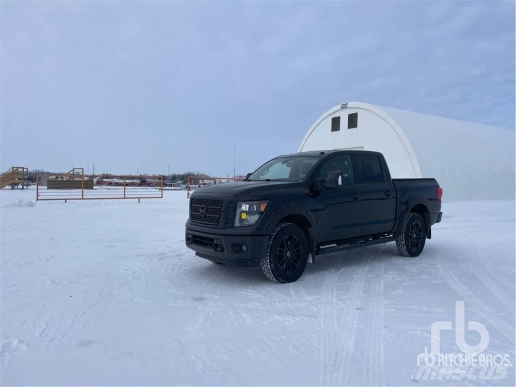 Nissan TITAN Pikaplar