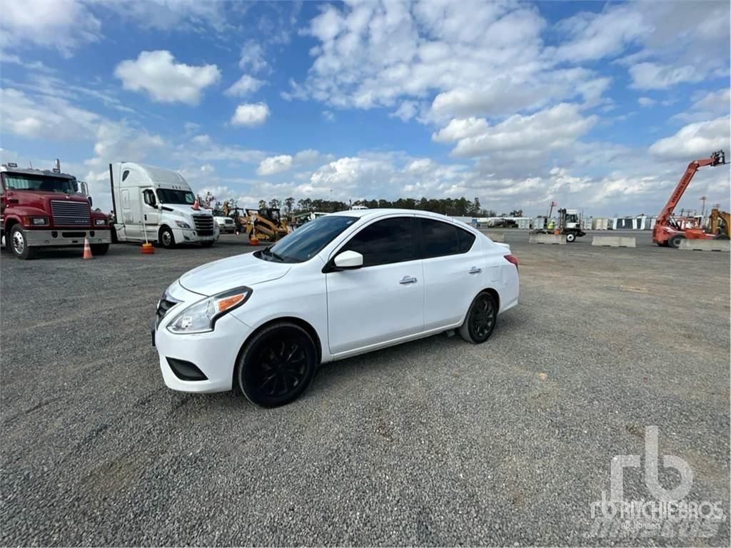 Nissan VERSA Otomobiller
