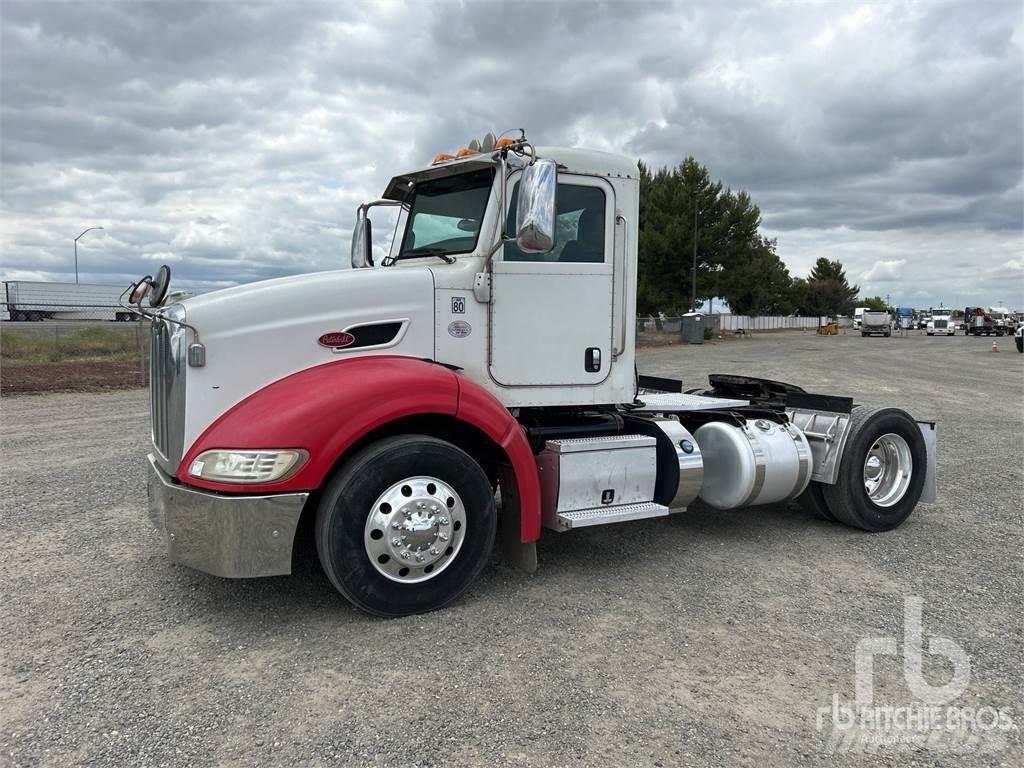 Peterbilt 384 Çekiciler