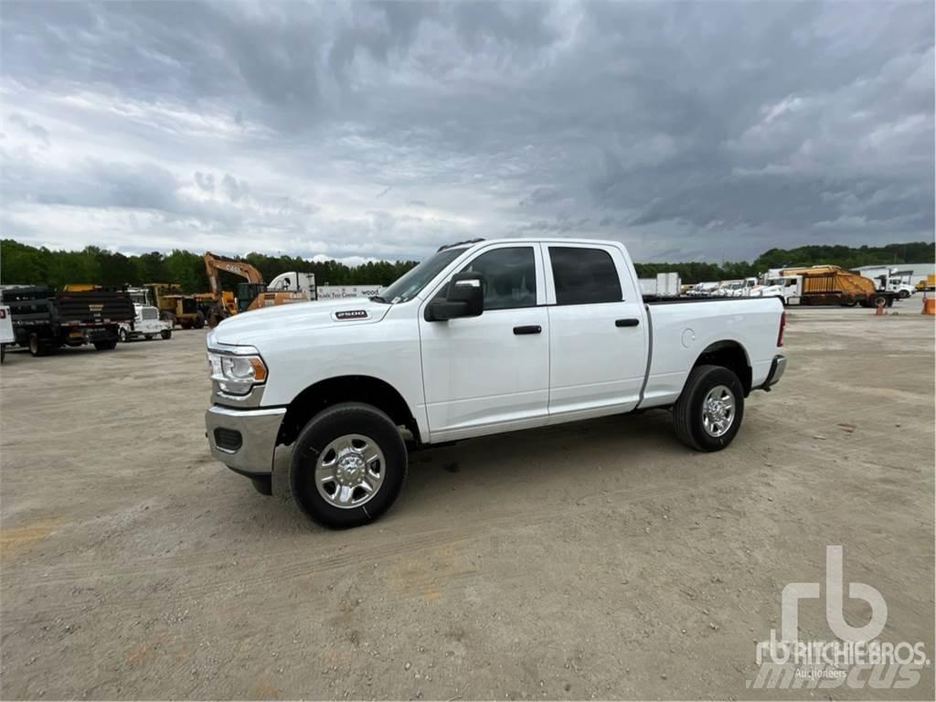 RAM 2500 Pikaplar
