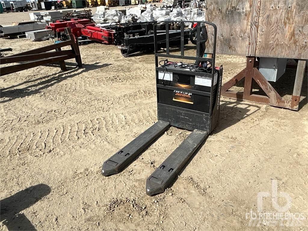 Raymond 8210 Palet rafları