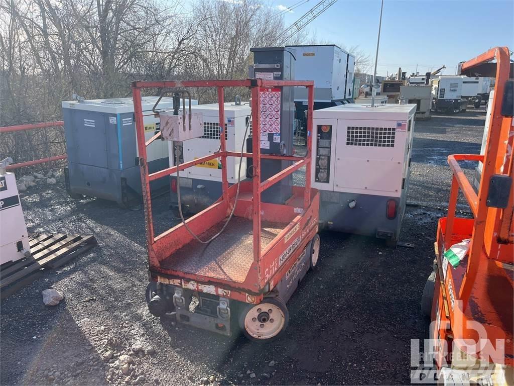SkyJack SJ12 Körüklü personel platformları