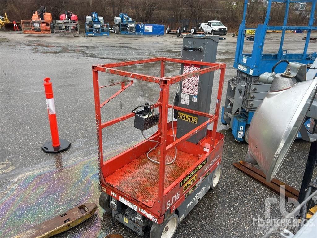 SkyJack SJ16 Körüklü personel platformları