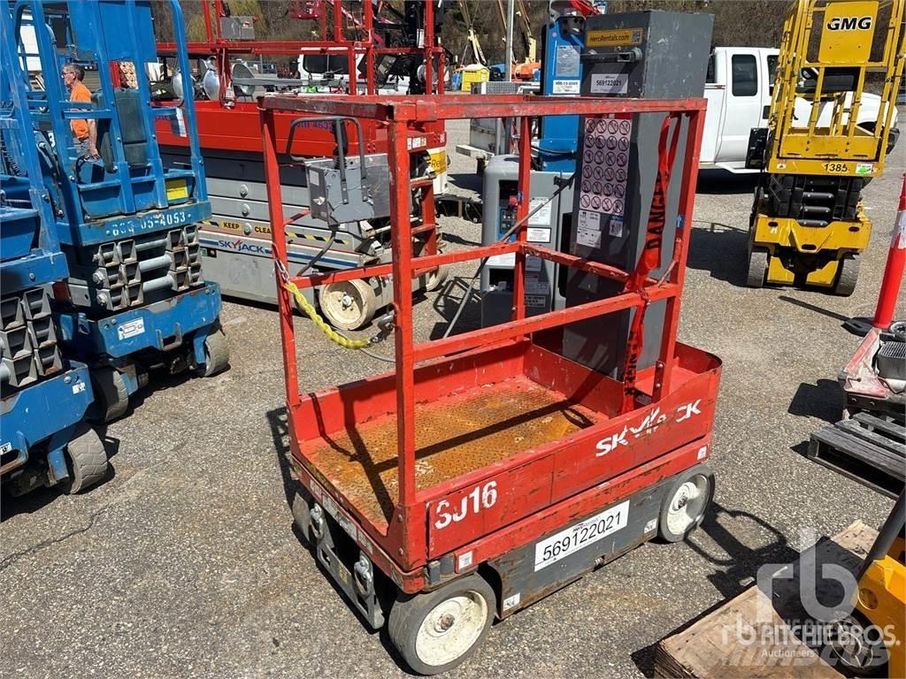 SkyJack SJ16 Körüklü personel platformları