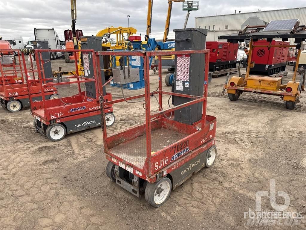 SkyJack SJ16 Dış cephe asansörleri