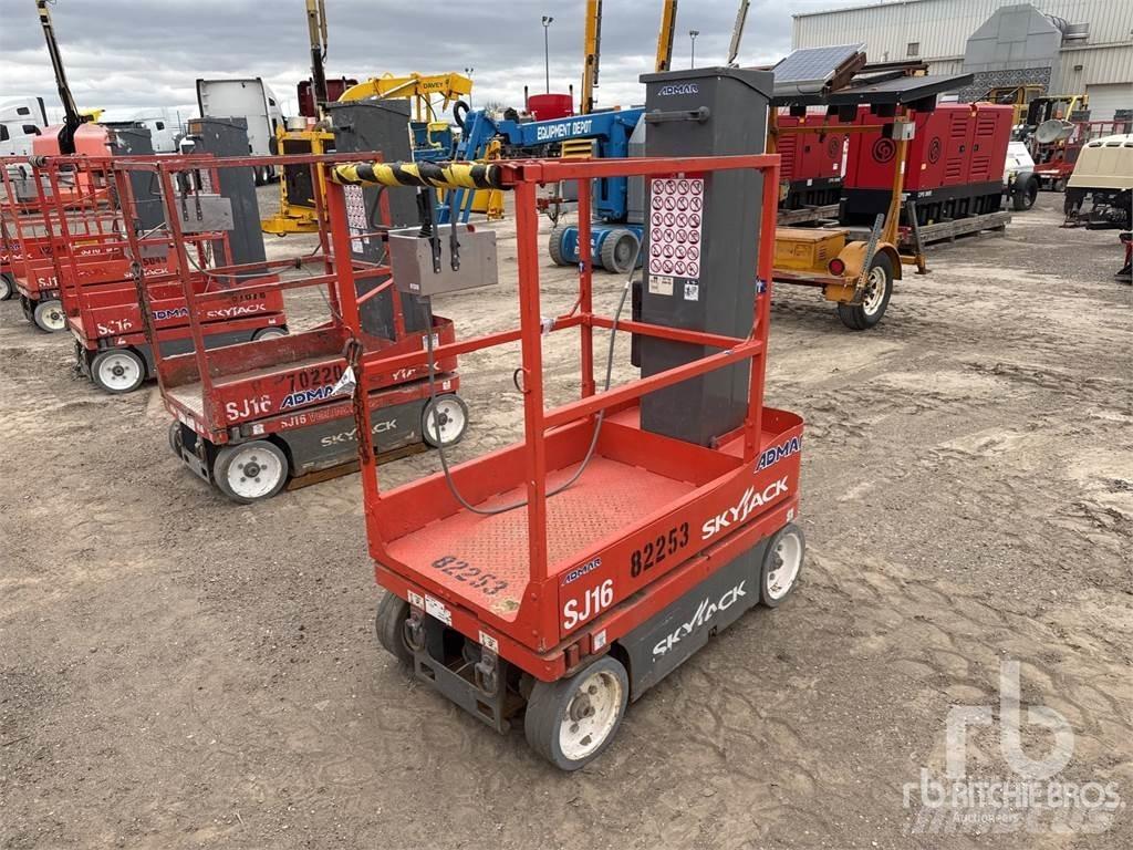 SkyJack SJ16 Dış cephe asansörleri