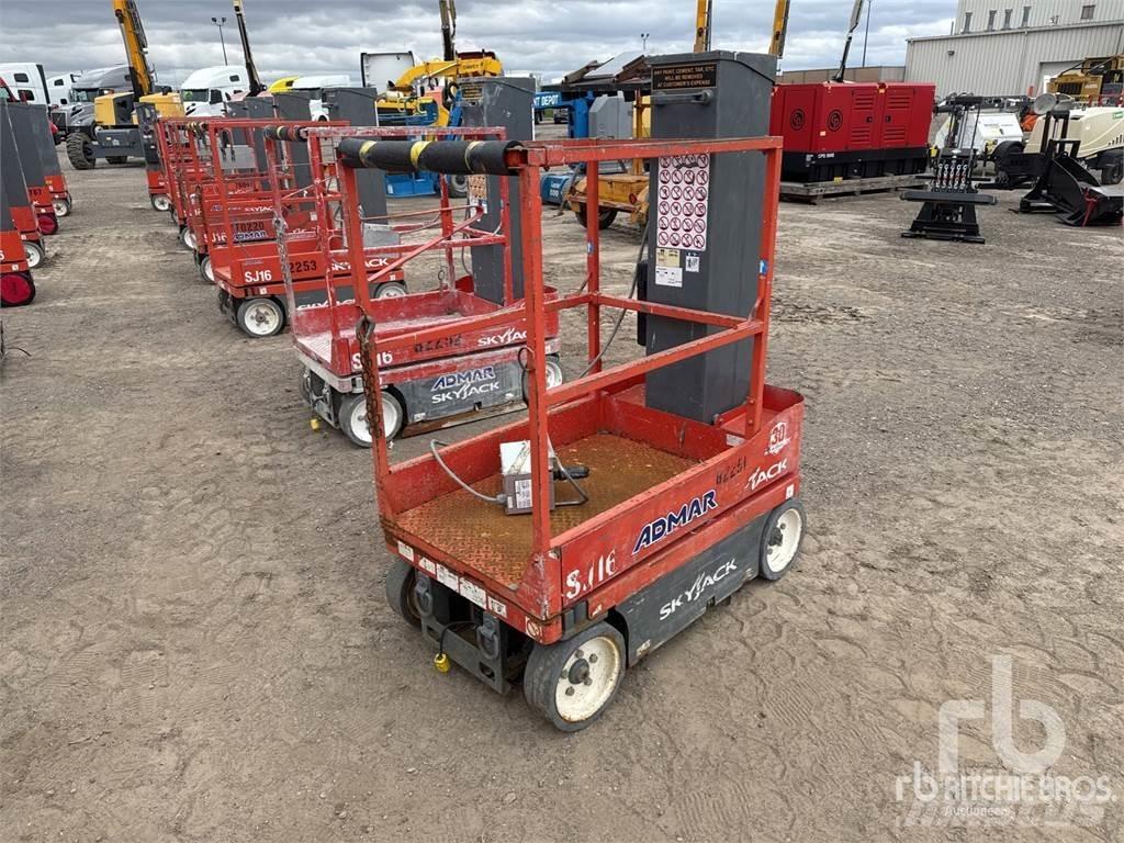 SkyJack SJ16 Dış cephe asansörleri