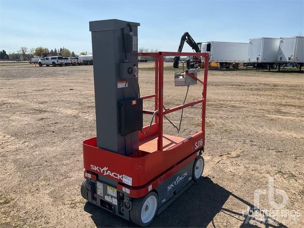 SkyJack SJ16 Körüklü personel platformları
