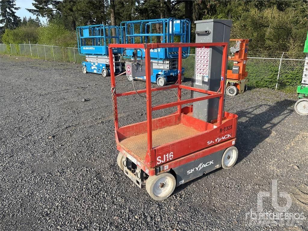 SkyJack SJ16 Körüklü personel platformları