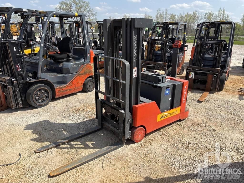 Toyota 6BWC15 Palet rafları
