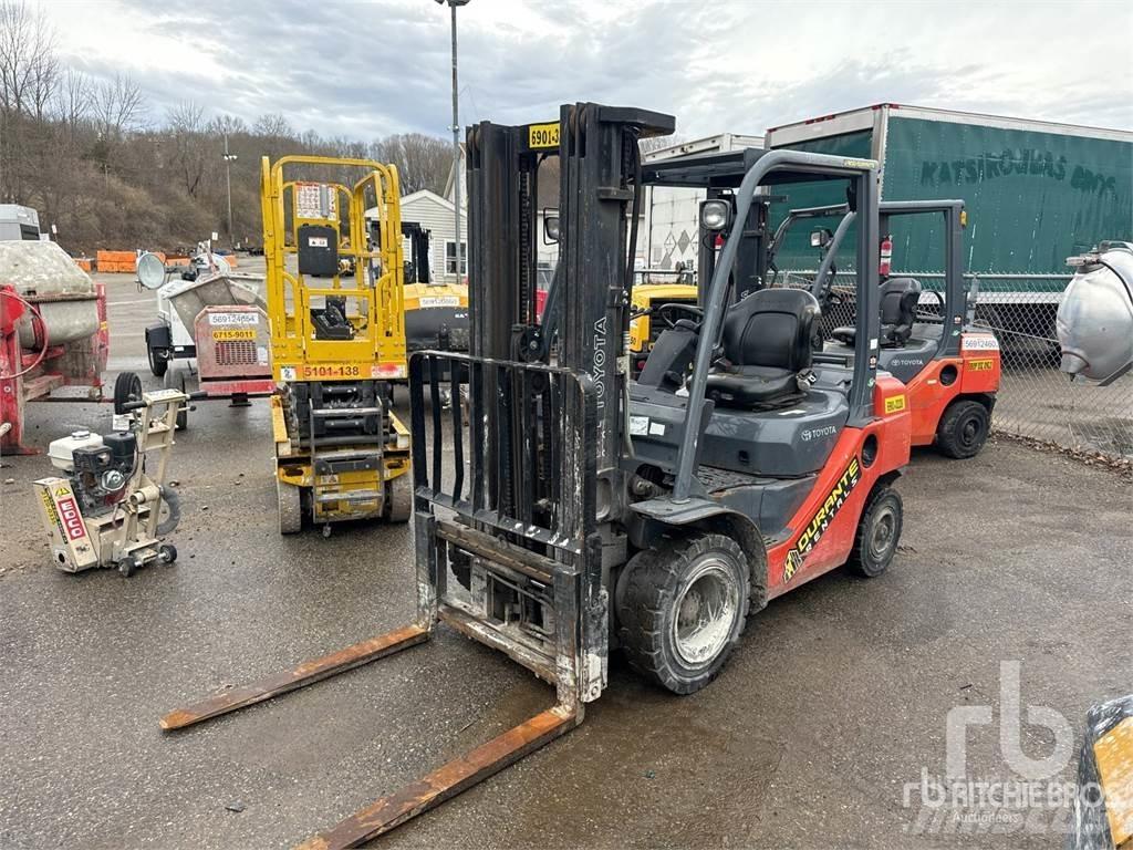 Toyota 8FGU25 Dizel forkliftler
