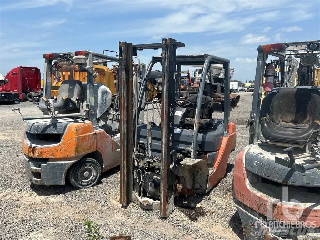 Toyota 8FGU25 Dizel forkliftler