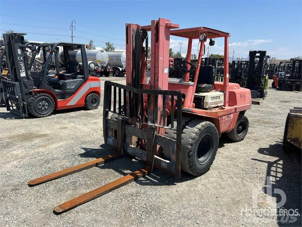 Toyota FD45 Arazi tipi forklift