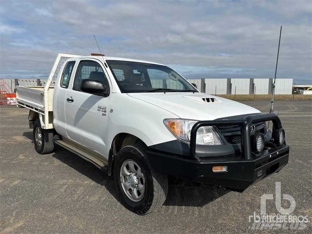Toyota HILUX Pikaplar