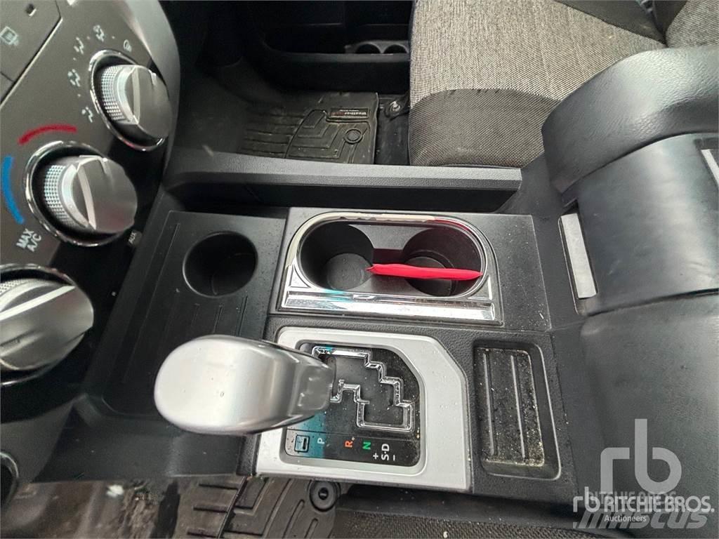 Toyota TUNDRA Pikaplar