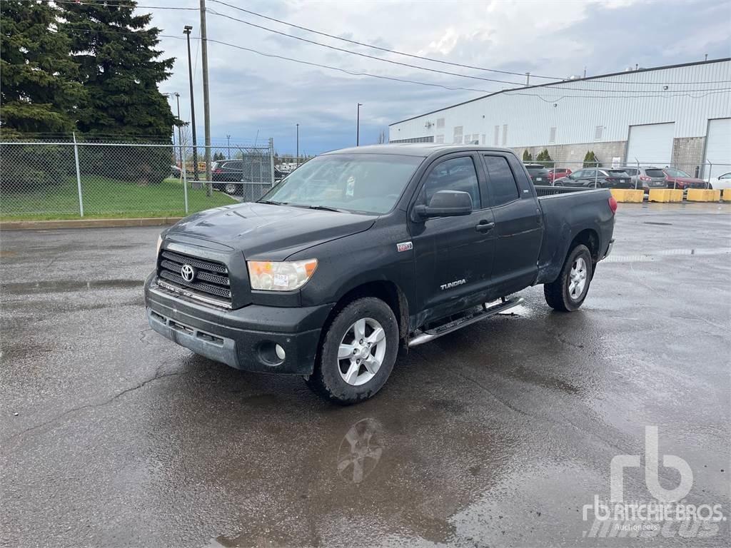 Toyota TUNDRA Pikaplar