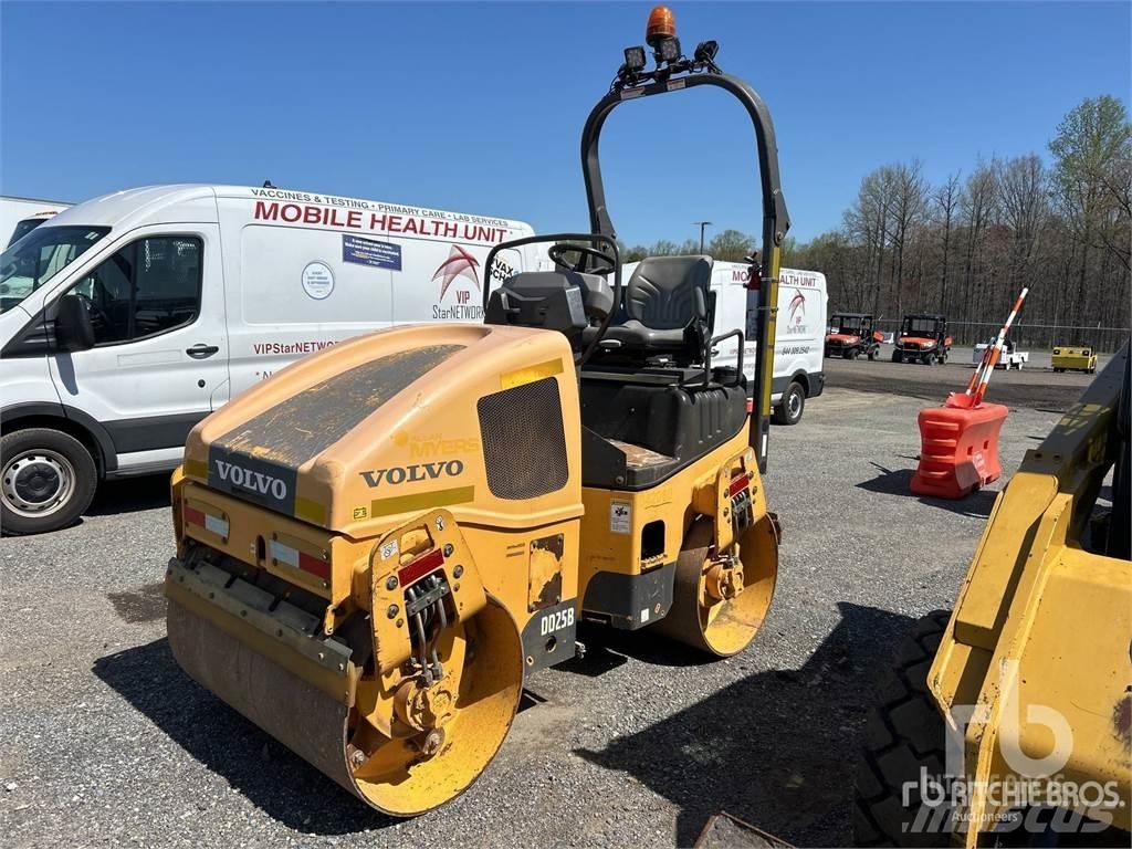 Volvo DD25B Çift tamburlu silindirler