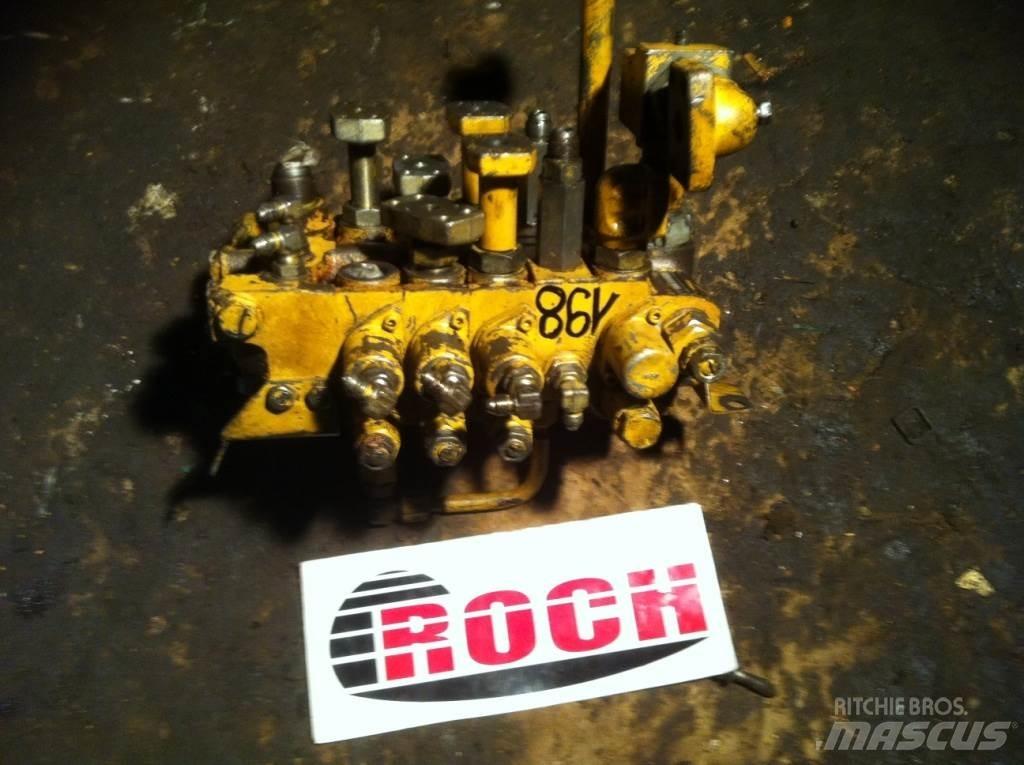 Komatsu BBF10021 - 4 SEKCYJNY Hidrolik