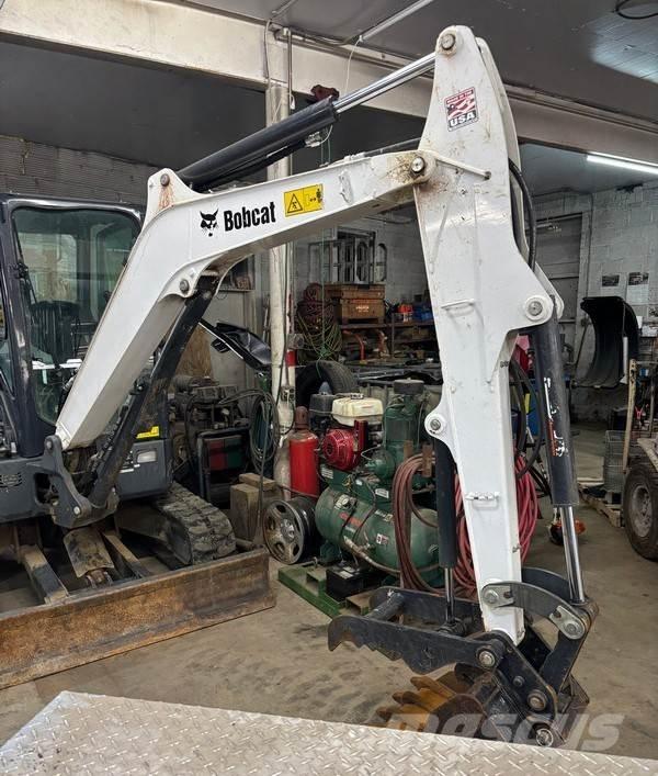 Bobcat E35I Paletli ekskavatörler