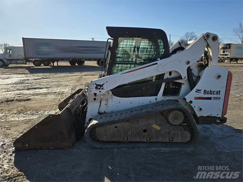 Bobcat T590 Skid steer loderler