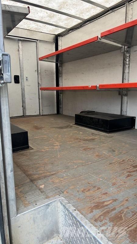 Ford E350 Kapali kasa kamyonlar