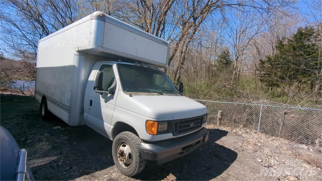 Ford E450 Kapali kasa kamyonlar