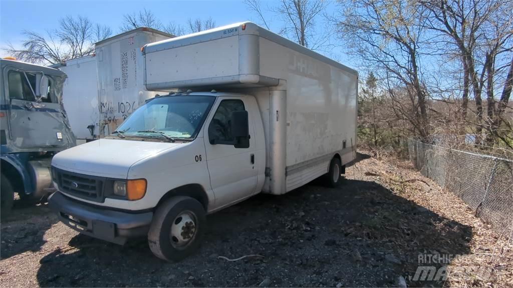 Ford E450 Kapali kasa kamyonlar