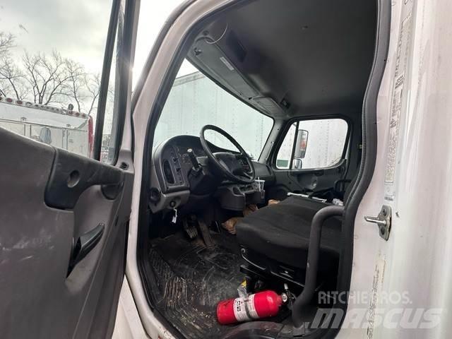 Freightliner M2 Kapali kasa kamyonlar