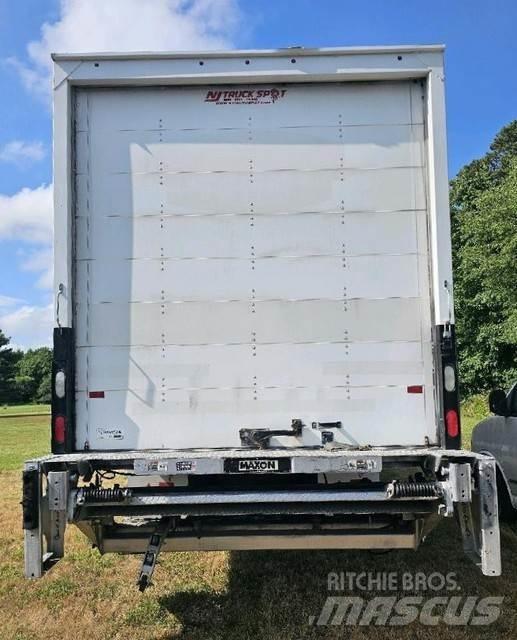 Freightliner M2 Kapali kasa kamyonlar
