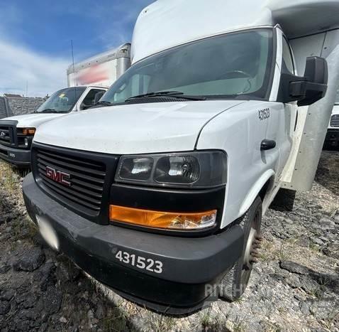 GMC Savana 4500 Kapali kasa kamyonlar