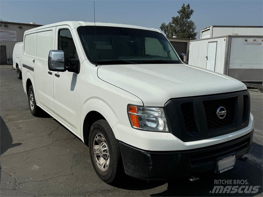 Nissan NV3500 HD Kapali kasa kamyonetler