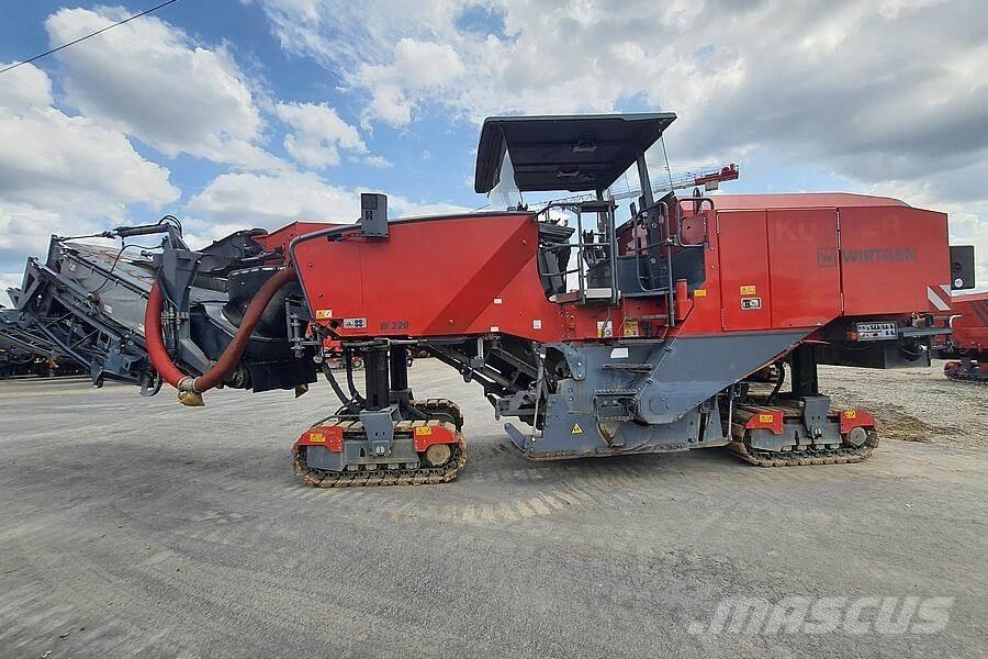 Wirtgen W 220 Asfalt kaziyicilar