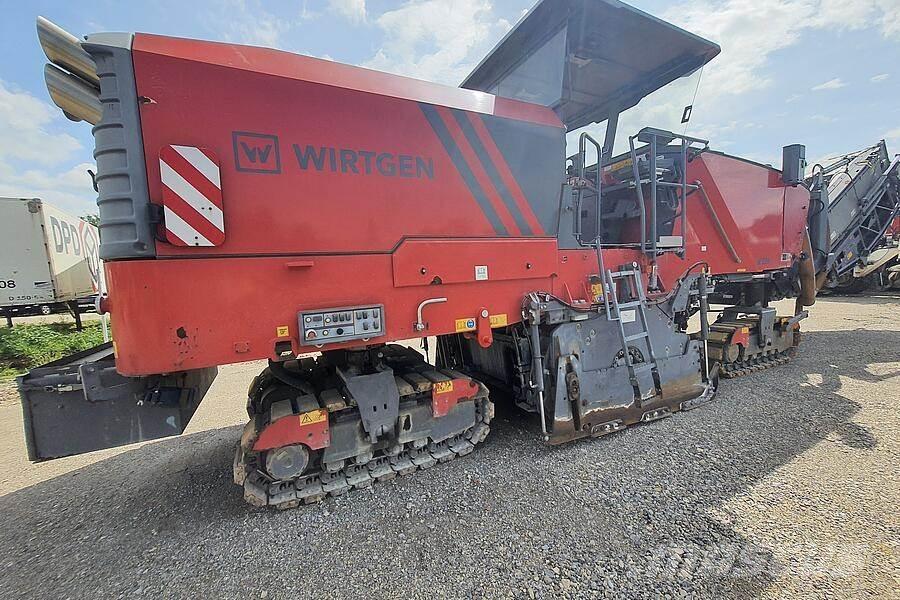 Wirtgen W 220 Asfalt kaziyicilar