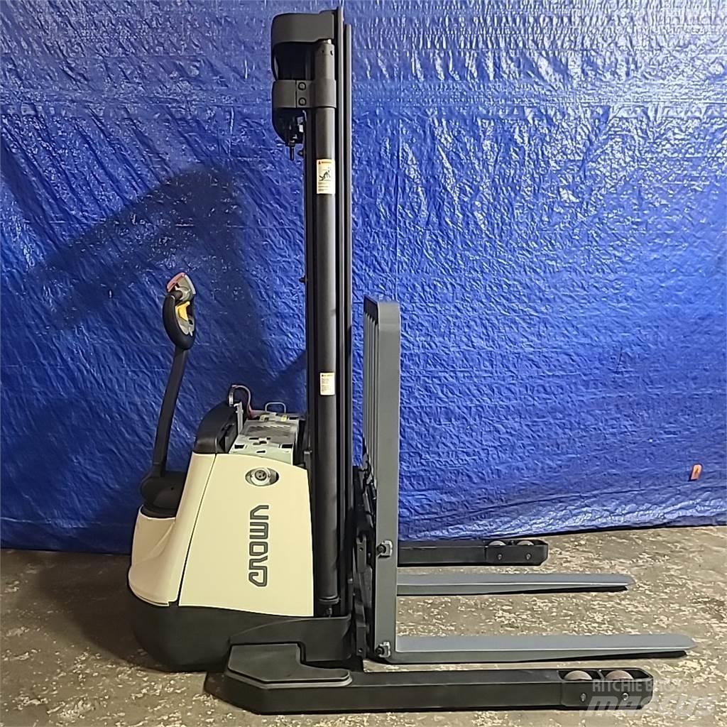 Crown SX3000-40 Akülü depo ekipmanları