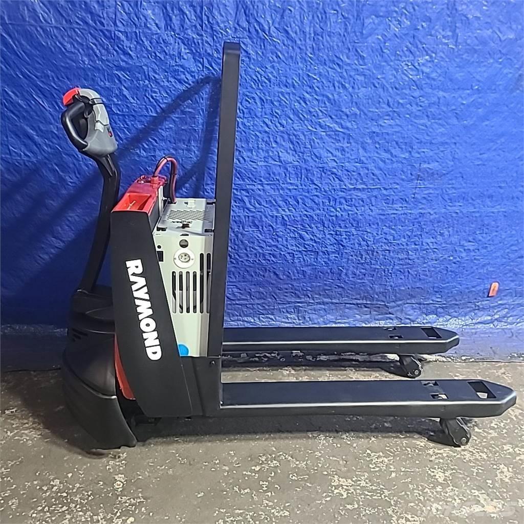 Raymond 102T-F45L Transpaletler