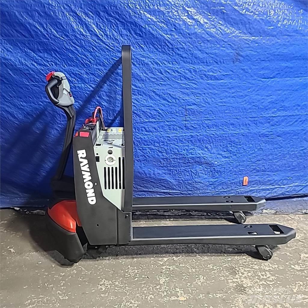 Raymond 8210 Transpaletler
