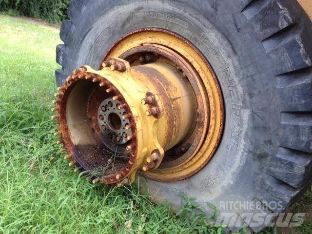 CAT 773B Belden kirma kaya kamyonu