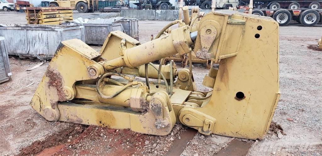 CAT D8R Kaziyici