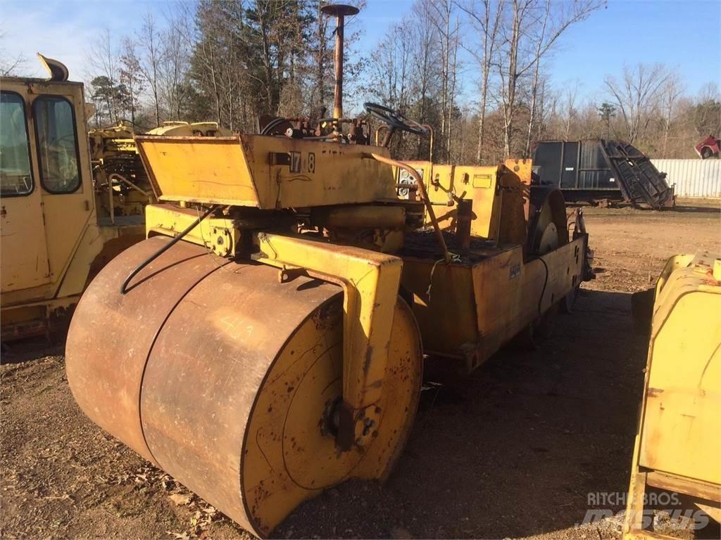 Koehring S812A Tek tamburlu silindirler