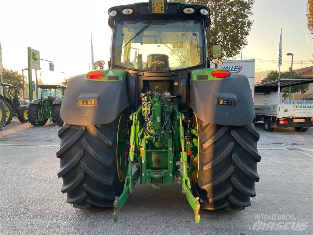 John Deere 6210 R Traktörler